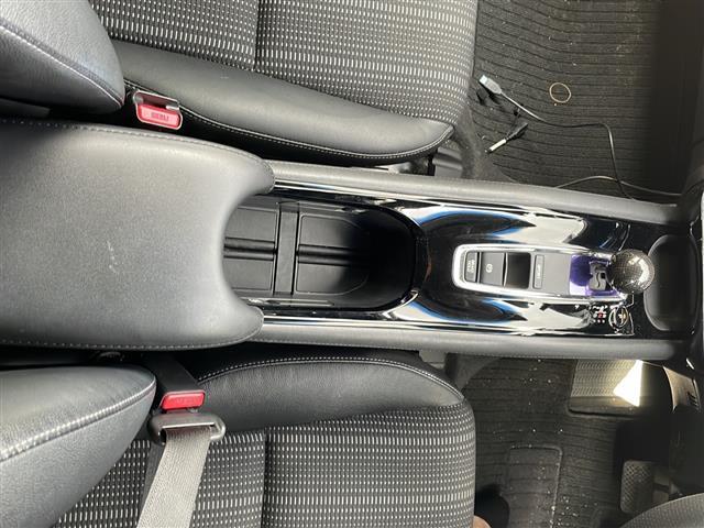 ヴェゼル ハイブリッドＺ　ＥＴＣ、社外ナビ、クルコン（17枚目）