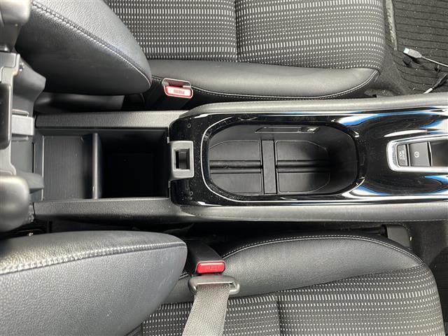 ヴェゼル ハイブリッドＺ　ＥＴＣ、社外ナビ、クルコン（18枚目）