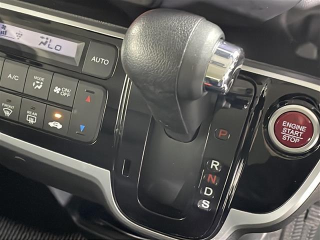 Ｎ－ＢＯＸカスタム Ｇ・ターボＬパッケージ　純正８型ナビ　両側電動　衝突軽減　クルコン（14枚目）