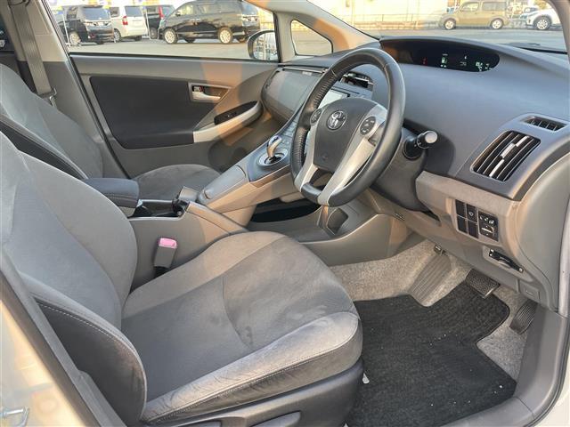 プリウス S LEDエディション Pスタート、ナビ、ETC,TV(2枚目)