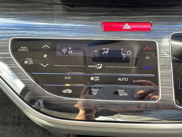 オデッセイ アブソルート・Ｘホンダセンシング　・４ＷＤ・社外ナビ・フルセグＴＶ・Ｂｌｕｅｔｏｏｔｈ・フリップダウンモニター・両側パワースライドドア・衝突軽減装置・横滑り抑制装置・レーンキープアシスト・レーダークルーズコントロール（12枚目）