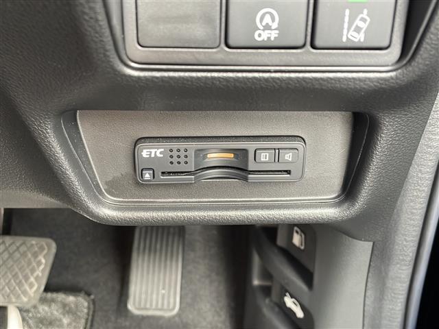 オデッセイ アブソルート・Ｘホンダセンシング　・４ＷＤ・社外ナビ・フルセグＴＶ・Ｂｌｕｅｔｏｏｔｈ・フリップダウンモニター・両側パワースライドドア・衝突軽減装置・横滑り抑制装置・レーンキープアシスト・レーダークルーズコントロール（18枚目）