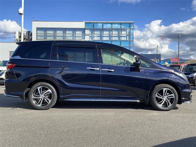 オデッセイ アブソルート・Ｘホンダセンシング　・４ＷＤ・社外ナビ・フルセグＴＶ・Ｂｌｕｅｔｏｏｔｈ・フリップダウンモニター・両側パワースライドドア・衝突軽減装置・横滑り抑制装置・レーンキープアシスト・レーダークルーズコントロール（33枚目）