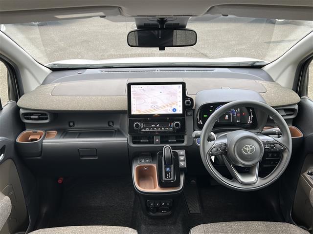 シエンタ ハイブリッドＺ　・４ＷＤ・寒冷地仕様・純正メーカーＯＰナビ・ディスプレイオーディオ・ＡＭ／ＦＭ／ＢＴ／ＴＶ・両側パワースライドドア・衝突軽減装置・レーンキープアシスト・横滑り抑制装置・全方位バックカメラ（3枚目）