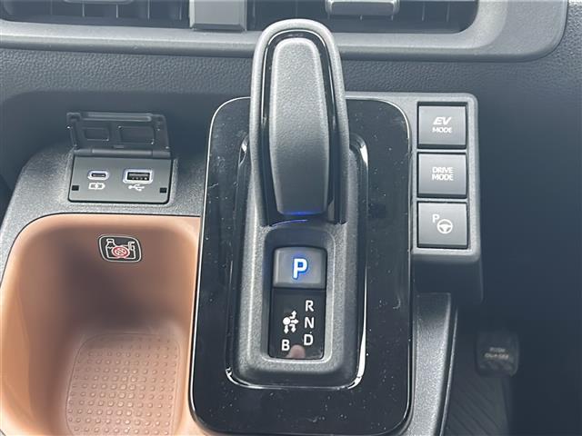 シエンタ ハイブリッドＺ　・４ＷＤ・寒冷地仕様・純正メーカーＯＰナビ・ディスプレイオーディオ・ＡＭ／ＦＭ／ＢＴ／ＴＶ・両側パワースライドドア・衝突軽減装置・レーンキープアシスト・横滑り抑制装置・全方位バックカメラ（14枚目）