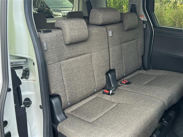 シエンタ ハイブリッドＺ　・４ＷＤ・寒冷地仕様・純正メーカーＯＰナビ・ディスプレイオーディオ・ＡＭ／ＦＭ／ＢＴ／ＴＶ・両側パワースライドドア・衝突軽減装置・レーンキープアシスト・横滑り抑制装置・全方位バックカメラ（26枚目）