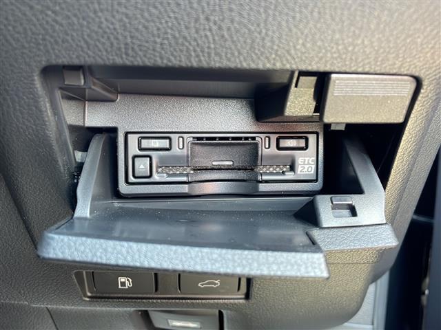 ES ES300h Fスポーツ サンルーフ/本革シート/純正ナビ/フルセグ/TVキャンセラー/バックカメラ/Bluetooth/衝突被害軽減ブレーキ/レーンキープアシスト/レーダークルーズコントロール(22枚目)