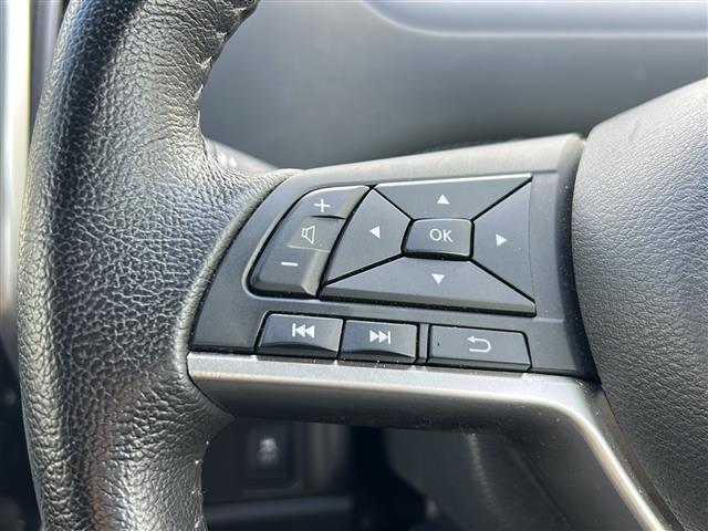 セレナ ハイウェイスター　純正９インチナビ・純正フリップダウンモニター・フルセグ・Ｂｌｕｅｔｏｏｔｈ・エンジンスターター・両側パワースライドドア・衝突軽減ブレーキ・レーンキープアシスト・レーダークルーズ（6枚目）