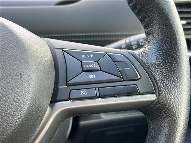 セレナ ハイウェイスター　純正９インチナビ・純正フリップダウンモニター・フルセグ・Ｂｌｕｅｔｏｏｔｈ・エンジンスターター・両側パワースライドドア・衝突軽減ブレーキ・レーンキープアシスト・レーダークルーズ（7枚目）