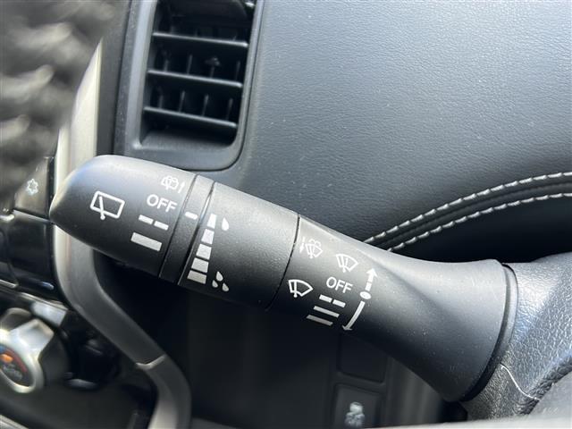 セレナ ハイウェイスター　純正９インチナビ・純正フリップダウンモニター・フルセグ・Ｂｌｕｅｔｏｏｔｈ・エンジンスターター・両側パワースライドドア・衝突軽減ブレーキ・レーンキープアシスト・レーダークルーズ（8枚目）