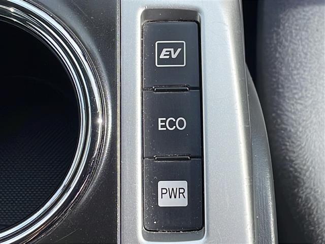 プリウスアルファ Ｓ　・寒冷地仕様・ワイパーデアイサ・社外ナビ・フルセグ・ＥＴＣ・プッシュスタート・スマートキー・横滑り防止・オートライト・保証書あり（17枚目）