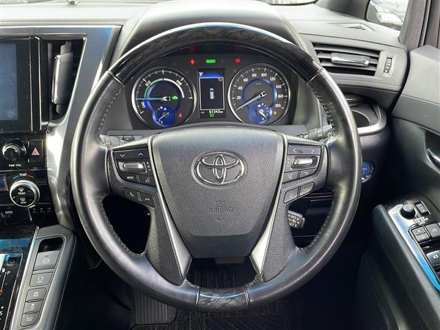 ヴェルファイアハイブリッド Ｚ　ゴールデンアイズ　４ＷＤ／純正メーカーＯＰナビ／フルセグ／ＣＤ／ＤＶＤ／ＢＴ／両側パワースライドドア／フリップダウンモニター／サンルーフ／衝突軽減ブレーキ／レーンキープアシスト／レーダークルーズコントロール（4枚目）