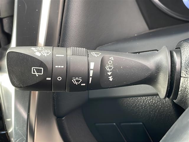 ヴェルファイアハイブリッド Ｚ　ゴールデンアイズ　４ＷＤ／純正メーカーＯＰナビ／フルセグ／ＣＤ／ＤＶＤ／ＢＴ／両側パワースライドドア／フリップダウンモニター／サンルーフ／衝突軽減ブレーキ／レーンキープアシスト／レーダークルーズコントロール（9枚目）