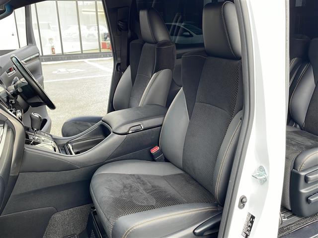 ヴェルファイアハイブリッド Ｚ　ゴールデンアイズ　４ＷＤ／純正メーカーＯＰナビ／フルセグ／ＣＤ／ＤＶＤ／ＢＴ／両側パワースライドドア／フリップダウンモニター／サンルーフ／衝突軽減ブレーキ／レーンキープアシスト／レーダークルーズコントロール（22枚目）