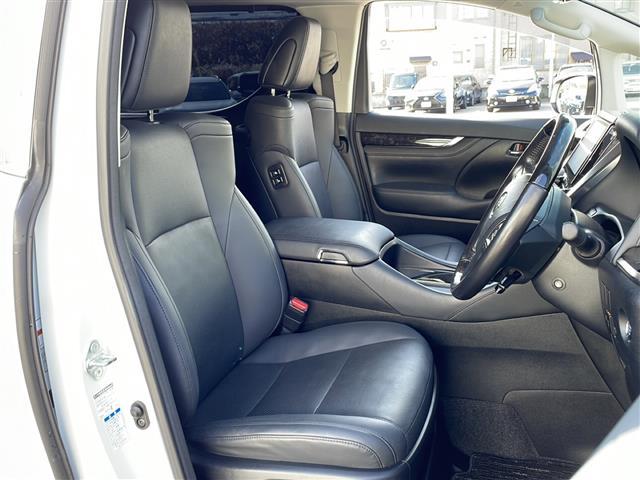 アルファード ２．５Ｓ　Ｃパッケージ　４ＷＤ／純正メーカーＯＰナビ／フルセグ／ＣＤ／ＤＶＤ／ＢＴ／両側パワースライドドア／フリップダウンモニター／衝突軽減ブレーキ／レーンキープアシスト／クルーズコントロール／横滑り抑制装置（24枚目）