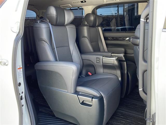 アルファード ２．５Ｓ　Ｃパッケージ　４ＷＤ／純正メーカーＯＰナビ／フルセグ／ＣＤ／ＤＶＤ／ＢＴ／両側パワースライドドア／フリップダウンモニター／衝突軽減ブレーキ／レーンキープアシスト／クルーズコントロール／横滑り抑制装置（25枚目）