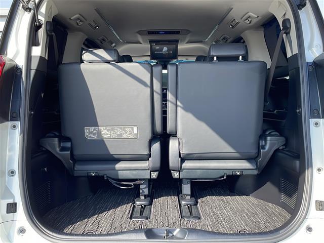 アルファード ２．５Ｓ　Ｃパッケージ　４ＷＤ／純正メーカーＯＰナビ／フルセグ／ＣＤ／ＤＶＤ／ＢＴ／両側パワースライドドア／フリップダウンモニター／衝突軽減ブレーキ／レーンキープアシスト／クルーズコントロール／横滑り抑制装置（26枚目）