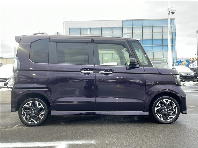 Ｎ－ＢＯＸカスタム Ｇ・Ｌターボホンダセンシング　・純正ＯＰナビ・バックカメラ・フルセグ／ＣＤ／ＤＶＤ／ＢＴ・社外フリップダウンモニター・両側パワースライドドア・衝突軽減ブレーキ・レーンキープアシスト・追従型クルーズコントロール（9枚目）