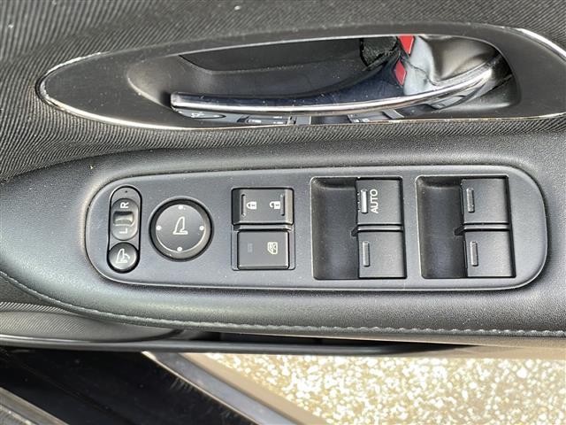 ヴェゼル ハイブリッドX 純正ナビ/バックカメラ/Bluetooth/衝突軽減ブレーキ/クルーズコントロール/プッシュスタート/スマートキー/パドルシフト/純正16AW/純正LEDヘッドライト/純正フォグ(31枚目)