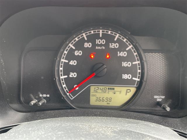 プロボックス DXコンフォート ・4WD・社外ディスプレイオーディオ・Bluetooth・横滑り防止・衝突被害軽減ブレーキ・レーンキープアシスト・オートライト・オートマチックハイビーム・ルーフキャリア・純正フロアマット(3枚目)