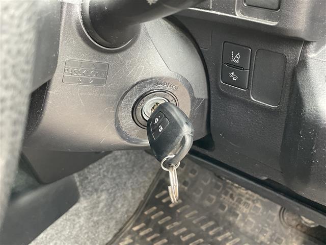 プロボックス DXコンフォート ・4WD・社外ディスプレイオーディオ・Bluetooth・横滑り防止・衝突被害軽減ブレーキ・レーンキープアシスト・オートライト・オートマチックハイビーム・ルーフキャリア・純正フロアマット(5枚目)