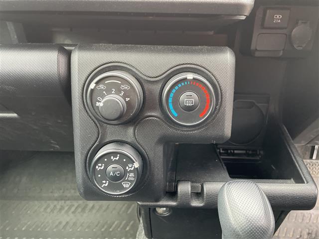 プロボックス DXコンフォート ・4WD・社外ディスプレイオーディオ・Bluetooth・横滑り防止・衝突被害軽減ブレーキ・レーンキープアシスト・オートライト・オートマチックハイビーム・ルーフキャリア・純正フロアマット(7枚目)