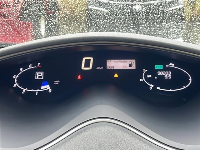 セレナ 4WD/純正SDナビ/DVD/BT/フルセグTV/両側パワースライドドア/衝突被害軽減ブレーキ/クルーズコントロール/レーンキープアシスト/横滑り防止装置/コーナーセンサー/アラウンドビューモニター(5枚目)