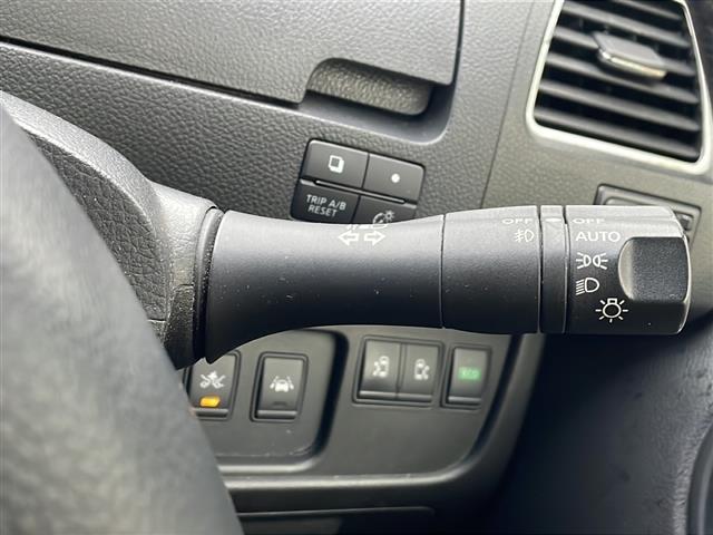 セレナ 4WD/純正SDナビ/DVD/BT/フルセグTV/両側パワースライドドア/衝突被害軽減ブレーキ/クルーズコントロール/レーンキープアシスト/横滑り防止装置/コーナーセンサー/アラウンドビューモニター(9枚目)