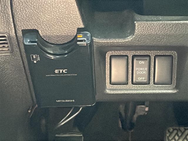 セレナ 4WD/純正SDナビ/DVD/BT/フルセグTV/両側パワースライドドア/衝突被害軽減ブレーキ/クルーズコントロール/レーンキープアシスト/横滑り防止装置/コーナーセンサー/アラウンドビューモニター(21枚目)