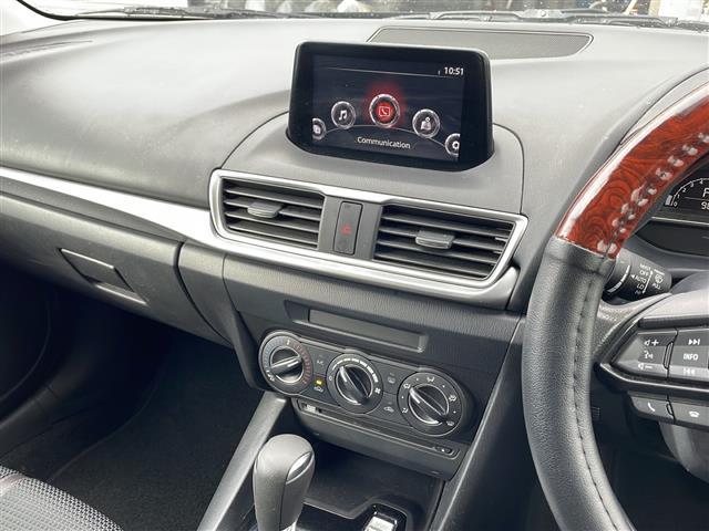 アクセラスポーツ 15C 4WD/純正ナビ/フルセグTV/CD/DVD/Bluetooth/バックカメラ/衝突被害軽減ブレーキ/レーンキープアシスト/コーナーアシスト/LEDヘッドライト/フォグランプ/横滑り防止装置(10枚目)