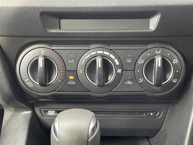 アクセラスポーツ 15C 4WD/純正ナビ/フルセグTV/CD/DVD/Bluetooth/バックカメラ/衝突被害軽減ブレーキ/レーンキープアシスト/コーナーアシスト/LEDヘッドライト/フォグランプ/横滑り防止装置(13枚目)