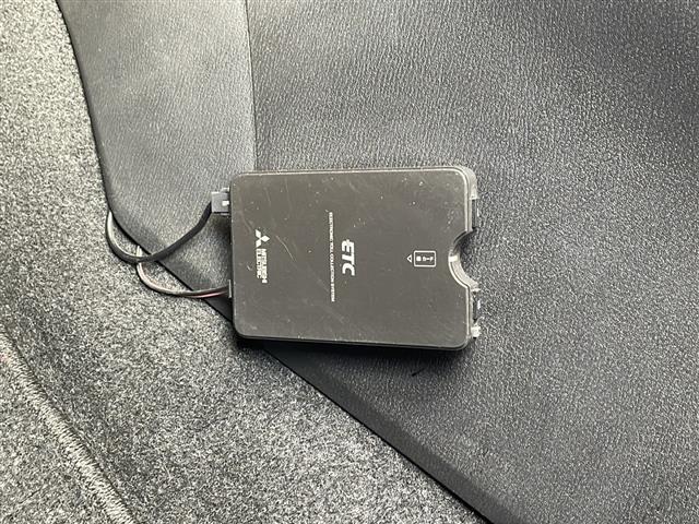 アクセラスポーツ 15C 4WD/純正ナビ/フルセグTV/CD/DVD/Bluetooth/バックカメラ/衝突被害軽減ブレーキ/レーンキープアシスト/コーナーアシスト/LEDヘッドライト/フォグランプ/横滑り防止装置(18枚目)