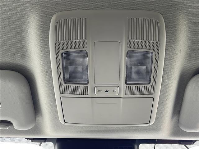 アクセラスポーツ 15C 4WD/純正ナビ/フルセグTV/CD/DVD/Bluetooth/バックカメラ/衝突被害軽減ブレーキ/レーンキープアシスト/コーナーアシスト/LEDヘッドライト/フォグランプ/横滑り防止装置(19枚目)