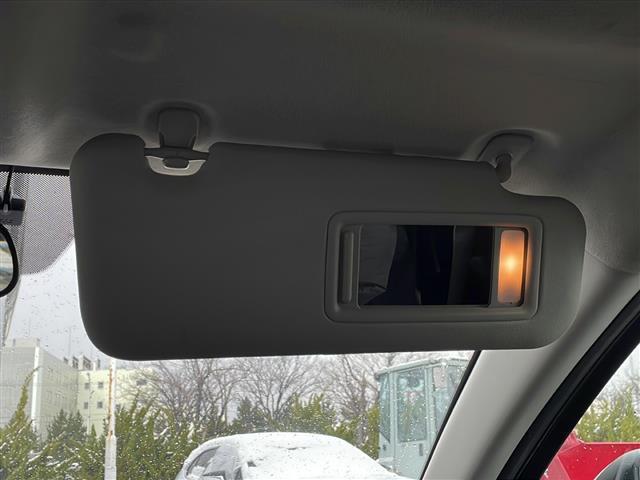 アクセラスポーツ 15C 4WD/純正ナビ/フルセグTV/CD/DVD/Bluetooth/バックカメラ/衝突被害軽減ブレーキ/レーンキープアシスト/コーナーアシスト/LEDヘッドライト/フォグランプ/横滑り防止装置(20枚目)