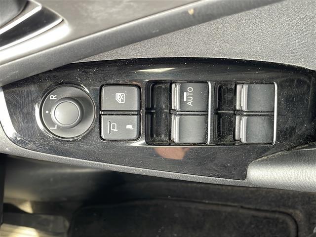 アクセラスポーツ 15C 4WD/純正ナビ/フルセグTV/CD/DVD/Bluetooth/バックカメラ/衝突被害軽減ブレーキ/レーンキープアシスト/コーナーアシスト/LEDヘッドライト/フォグランプ/横滑り防止装置(21枚目)