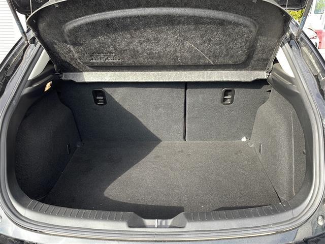 アクセラスポーツ 15C 4WD/純正ナビ/フルセグTV/CD/DVD/Bluetooth/バックカメラ/衝突被害軽減ブレーキ/レーンキープアシスト/コーナーアシスト/LEDヘッドライト/フォグランプ/横滑り防止装置(26枚目)