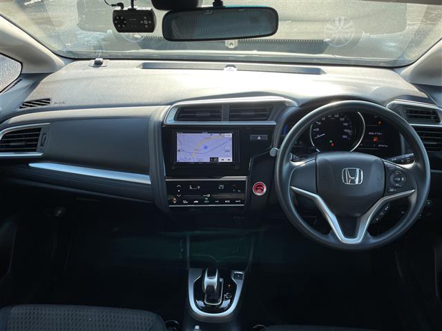 フィットハイブリッド Ｆ　４ＷＤ／衝突軽減ブレーキ／レーンキープアシスト／レーダークルーズコントロール／社外ナビ／Ｂｌｕｅｔｏｏｔｈ／バックカメラ／ドライブレコーダー／エンジンスターター／ワイパーデアイサー（41枚目）