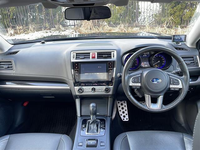 レガシィＢ４ リミテッド　純正ナビ／本革シート／ＡＭ／ＦＭ／ＣＤ／ＤＶＤ／フルセグ／バック／サイド／カメラ／衝突軽減ブレーキ／レーンキープアシスト／追従型クルーズコントロール／コーナーセンサー／パドルシフト（42枚目）