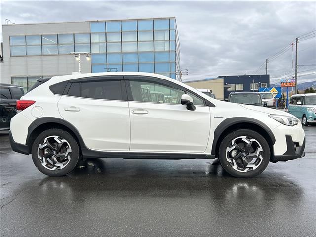 ＸＶ ２．０ｅ－Ｓ　アイサイト　・４ＷＤ・革シート・純正ナビ・フルセグ／Ｂｌｕｅｔｏｏｔｈ・フロントサイドカメラ・バックカメラ・衝突軽減ブレーキ・レーダークルーズコントロール・レーンキープアシスト・ドライブレコーダ（9枚目）