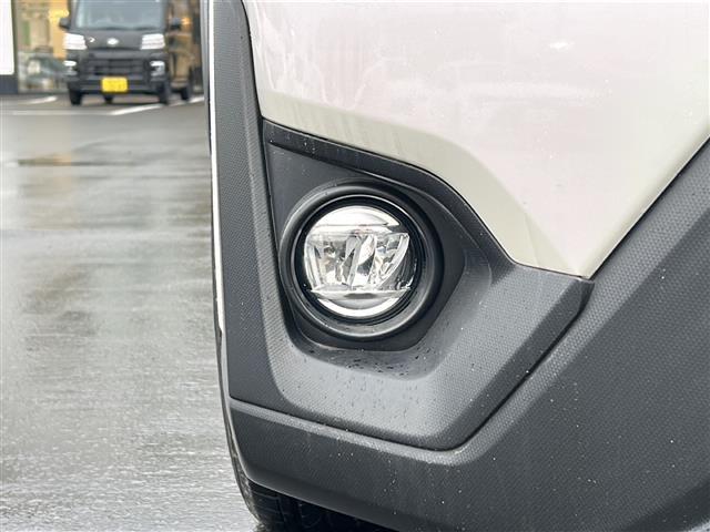 ＸＶ ２．０ｅ－Ｓ　アイサイト　・４ＷＤ・革シート・純正ナビ・フルセグ／Ｂｌｕｅｔｏｏｔｈ・フロントサイドカメラ・バックカメラ・衝突軽減ブレーキ・レーダークルーズコントロール・レーンキープアシスト・ドライブレコーダ（12枚目）