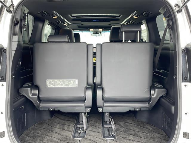 アルファードハイブリッド Ｓ　タイプゴールドＩＩ　・４ＷＤ・サンルーフ・純正ディスプレイオーディオナビ・Ｂｌｕｅｔｏｏｔｈ・両側パワースライドドア・ハーフレザーシート・衝突軽減ブレーキ・レーンキープアシスト・レーダークルーズ（22枚目）