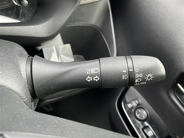 デイズ ハイウェイスター　Ｇターボプロパイロットエディション　純正９インチナビ　Ｂｌｕｅｔｏｏｔｈ　プレミアムコンビネーションインテリア　トリコットコンビシート　アラウンドビューモニター　地デジＴＶ　ＣＤ　ＤＶＤ　純正１５インチＡＷ　スマートキー　コーナーセンサ（17枚目）