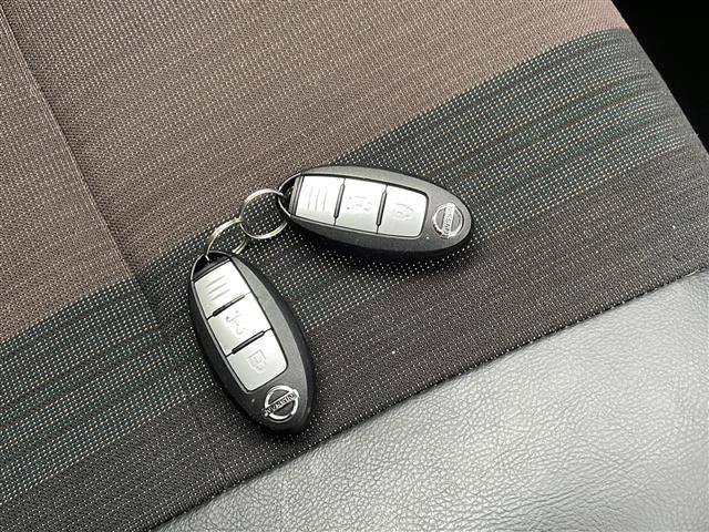 デイズ ハイウェイスター　Ｇターボプロパイロットエディション　純正９インチナビ　Ｂｌｕｅｔｏｏｔｈ　プレミアムコンビネーションインテリア　トリコットコンビシート　アラウンドビューモニター　地デジＴＶ　ＣＤ　ＤＶＤ　純正１５インチＡＷ　スマートキー　コーナーセンサ（18枚目）