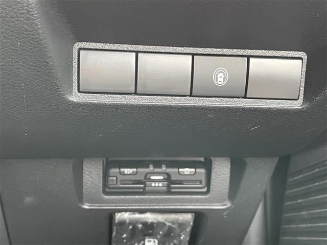 オーラ Ｇ　レザーエディション　純正ナビ　全周囲カメラ　レザーシート　オートハイビーム　社外１７インチＡＷ　ＬＥＤヘッドライト　スマートキー　ＥＴＣ　保証書　取説（12枚目）