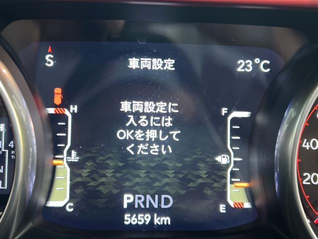 ジープ・ラングラーアンリミテッド ルビコン FOX足回り2インチリフトアップ USバンパー JAOSマフラー 社外17インチAW 純正ナビ 地デジTV リアモニター バックカメラ Bluetooth 社外デジタルインナーミラー ワンオーナー(6枚目)