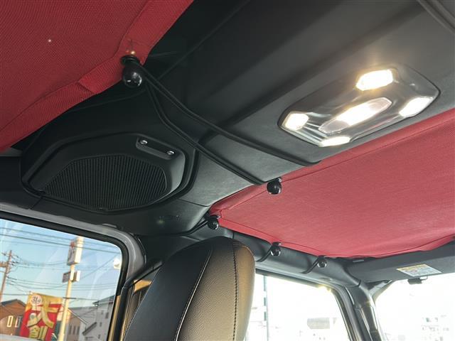 ジープ・ラングラーアンリミテッド ルビコン FOX足回り2インチリフトアップ USバンパー JAOSマフラー 社外17インチAW 純正ナビ 地デジTV リアモニター バックカメラ Bluetooth 社外デジタルインナーミラー ワンオーナー(16枚目)