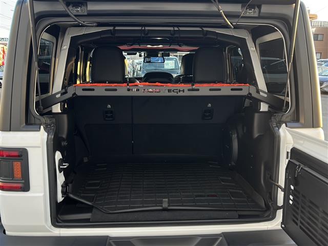 ジープ・ラングラーアンリミテッド ルビコン FOX足回り2インチリフトアップ USバンパー JAOSマフラー 社外17インチAW 純正ナビ 地デジTV リアモニター バックカメラ Bluetooth 社外デジタルインナーミラー ワンオーナー(19枚目)