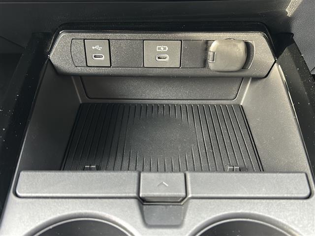 プリウス Z パノラマルーフ 12.3インチナビ 地デジTV セーフティセンス オートハイビーム デジタルインナーミラー パノラミックモニター ステアリングヒーター 合成レザーシート LEDヘッドライト ETC(10枚目)