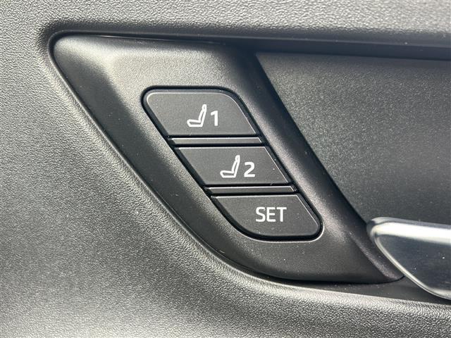 プリウス Z パノラマルーフ 12.3インチナビ 地デジTV セーフティセンス オートハイビーム デジタルインナーミラー パノラミックモニター ステアリングヒーター 合成レザーシート LEDヘッドライト ETC(18枚目)