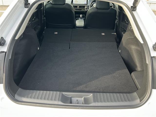 プリウス Z パノラマルーフ 12.3インチナビ 地デジTV セーフティセンス オートハイビーム デジタルインナーミラー パノラミックモニター ステアリングヒーター 合成レザーシート LEDヘッドライト ETC(25枚目)